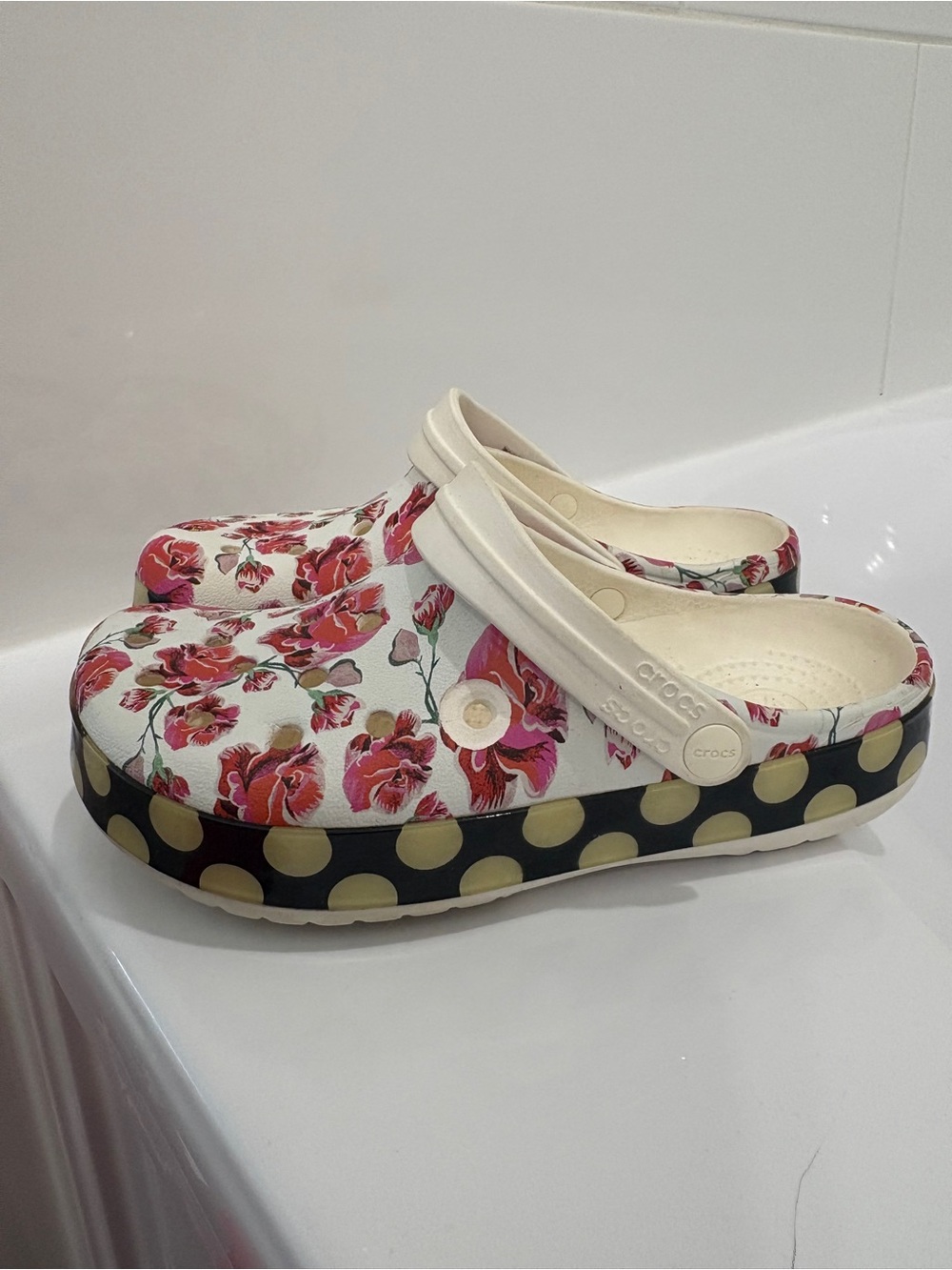 Womens Crocs Rose Clogs